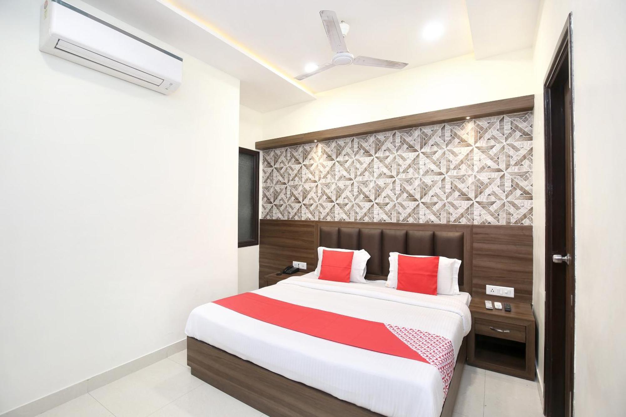 Oyo 17307 Hotel Kings Amritsar Exterior photo