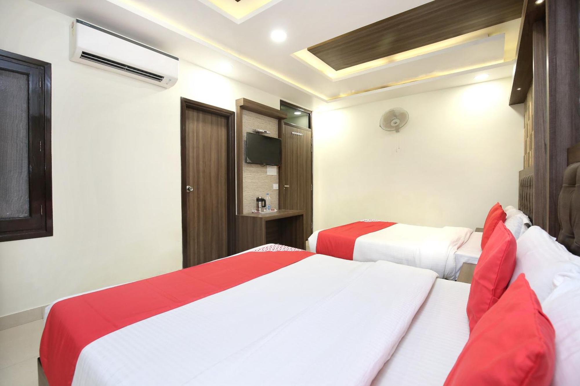 Oyo 17307 Hotel Kings Amritsar Exterior photo